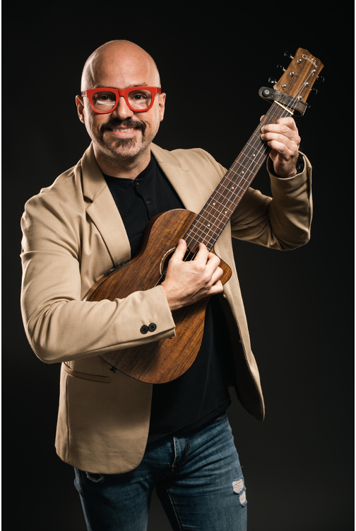 Jose Cañas expande su “Bendita Tierra” a China con su voz y amor a Costa Rica